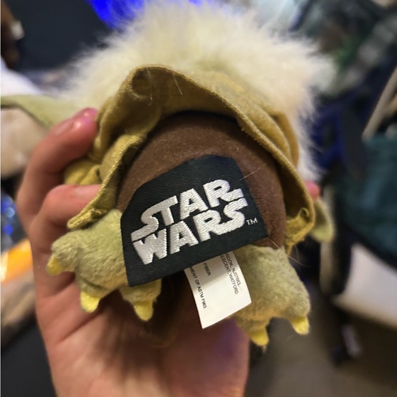 Star Wars Big Headed Yoda 7" Plush Toy - Picture 6 of 8